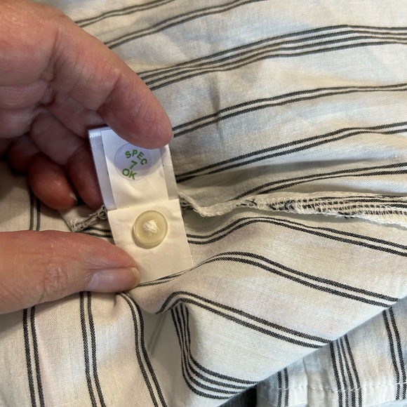 Elizabeth & James Wide Cuff Striped Button Down White Gray Striped Shirt Large - Picture 8 of 15